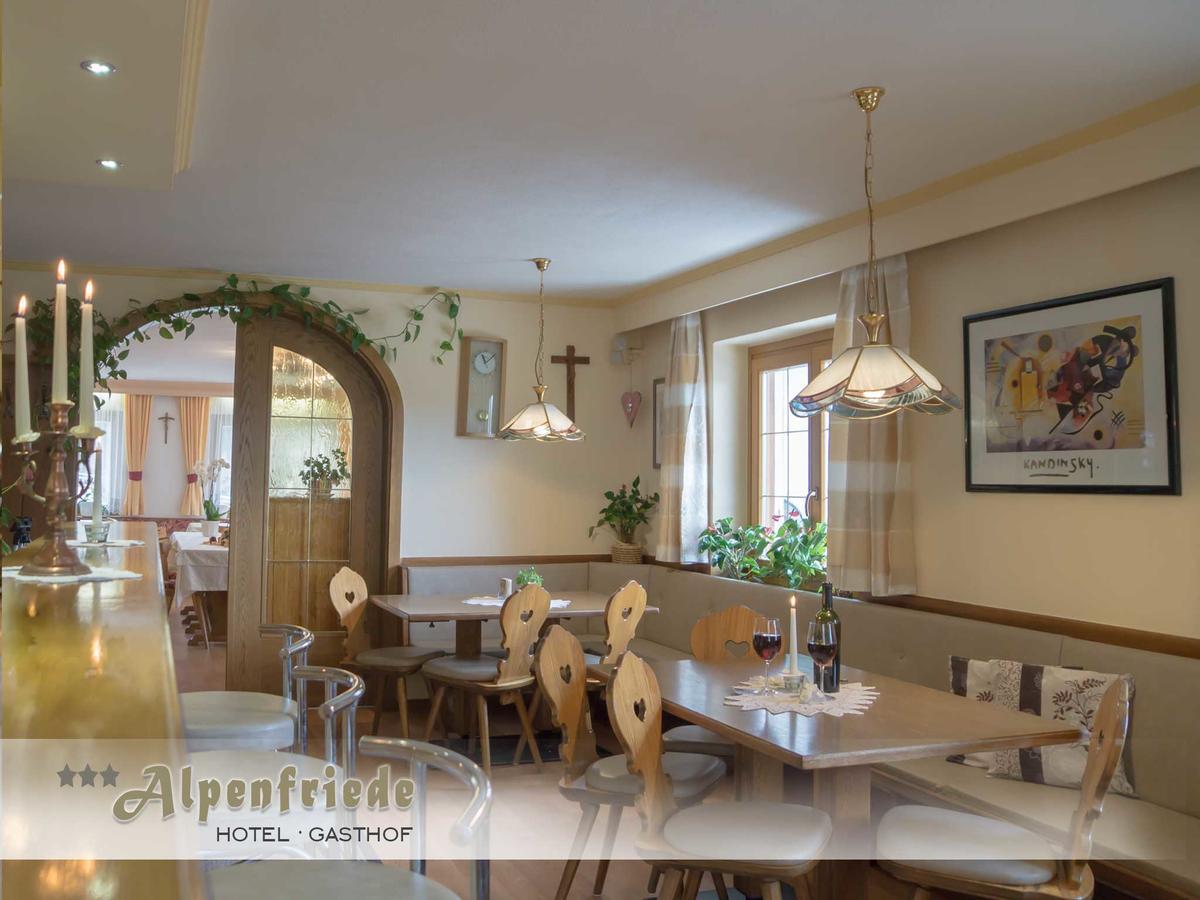 Hotel Alpenfriede Curon Venosta Bagian luar foto