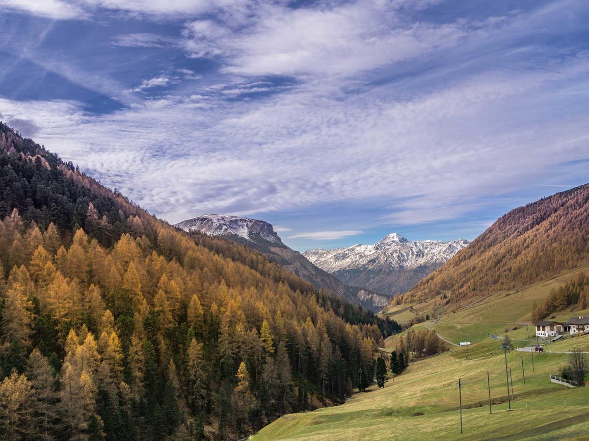 Hotel Alpenfriede Curon Venosta Bagian luar foto
