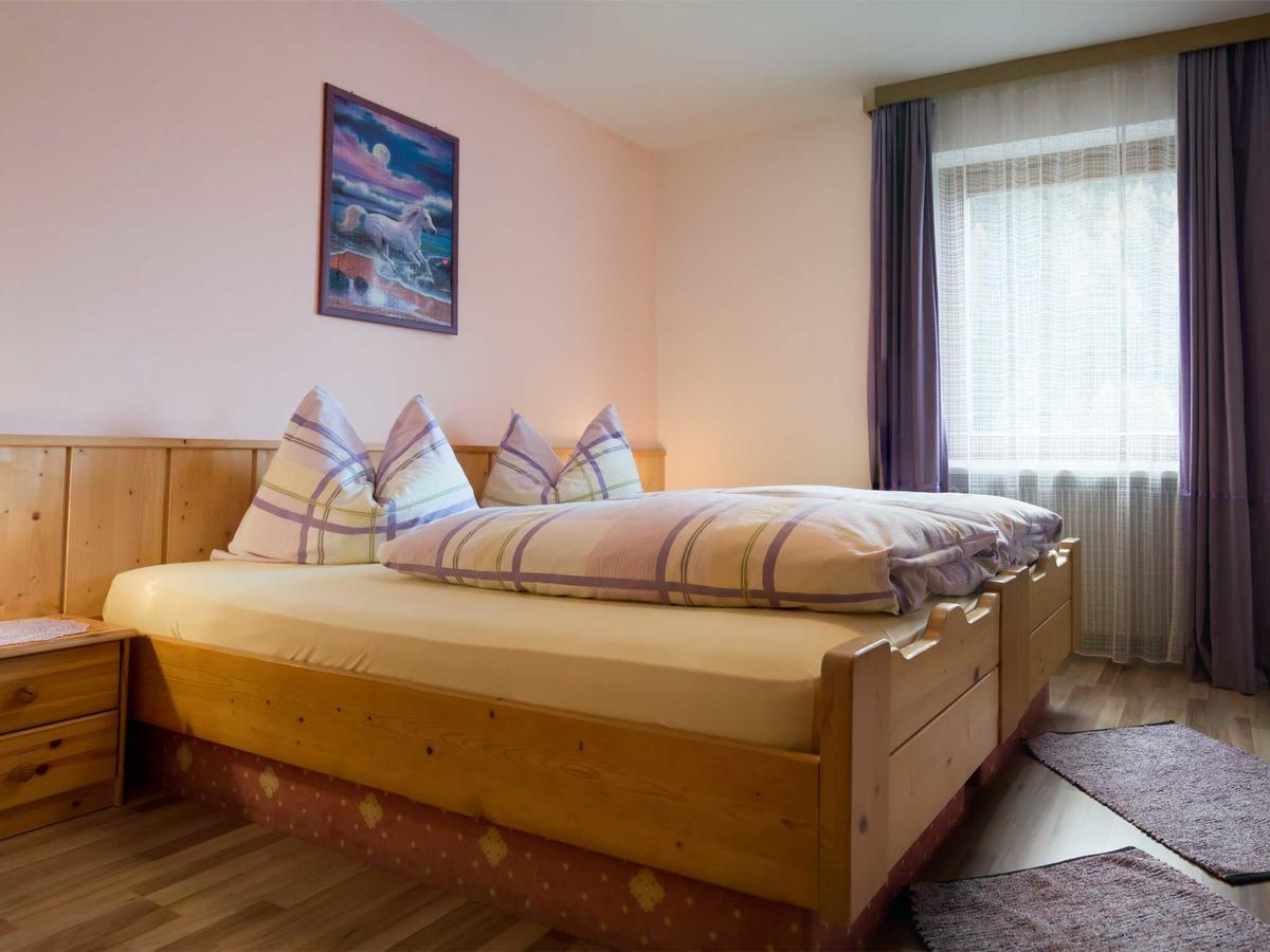 Hotel Alpenfriede Curon Venosta Bagian luar foto