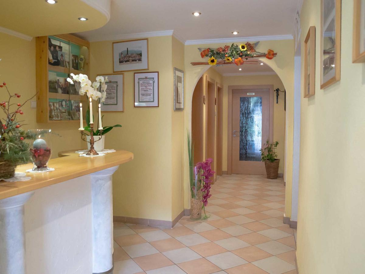 Hotel Alpenfriede Curon Venosta Bagian luar foto