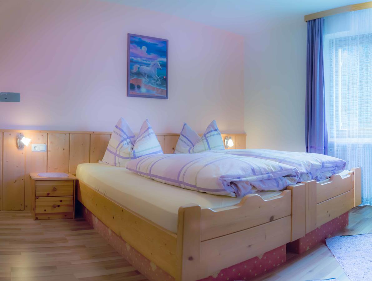 Hotel Alpenfriede Curon Venosta Bagian luar foto